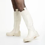 Briona bézs női csizma, műbőrből készült