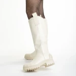 Briona bézs női csizma, műbőrből készült