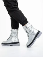 Vanissa ezüst női bakancs, műbőrből készült