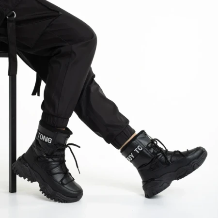 Valera fekete női csizma, műbőrből készült