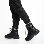 Valera fekete női csizma, műbőrből készült