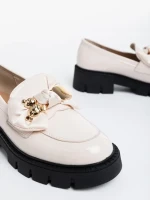 Jayanti  bézs, női félcipő, lakkozott ökológiai bőrből