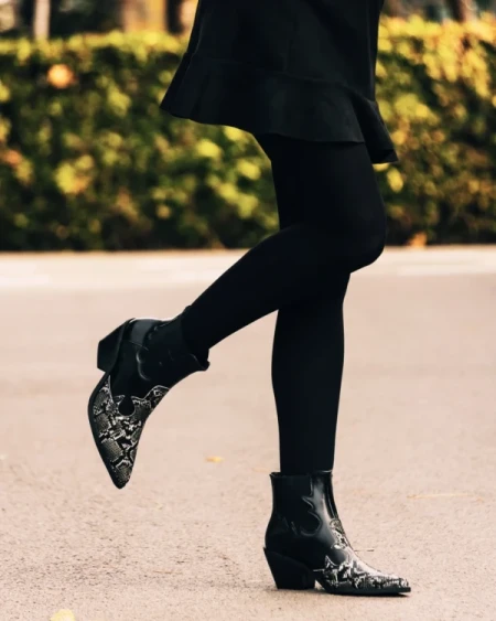 Kalanie fekete, női bokacsizma, ökológiai bőrből