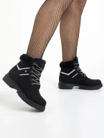 Rehana fekete női bakancs, műbőrből készült