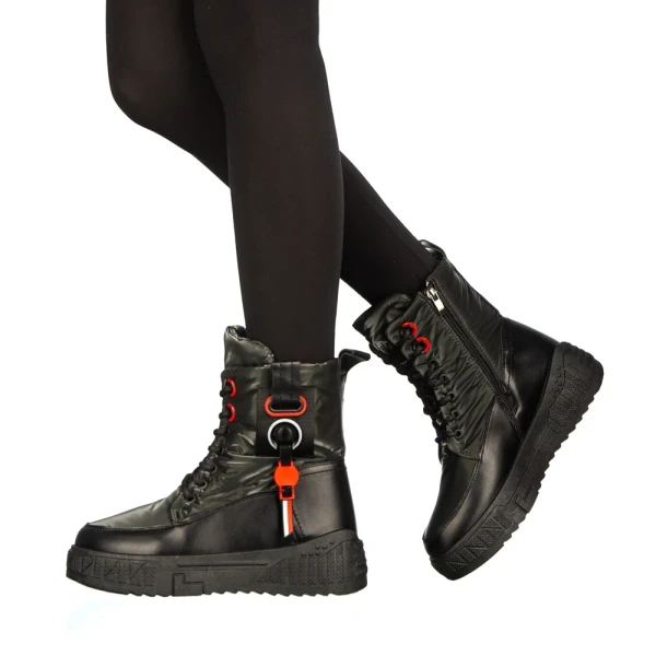 Fissa fekete női csizma