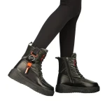 Fissa fekete női csizma