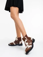 Warda barna és fehér, női bokacsizma, textil anyagból