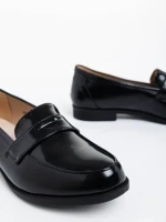 Taylar fekete női félcipő lakkozott ökológiai bőrből