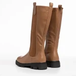 Amiyah barna női csizma, műbőrből készült