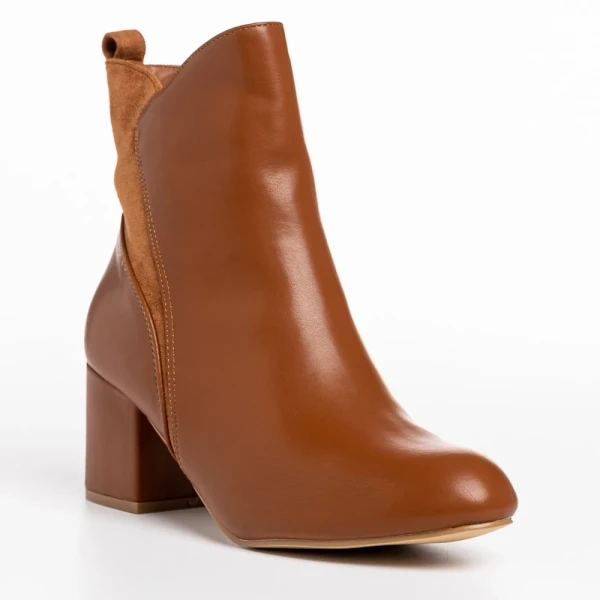 Arielle világos barna női bokacsizma, műbőrből készült