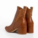 Arielle világos barna női bokacsizma, műbőrből készült