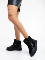 Clarabelle fekete női bakancs textil anyagból