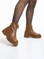 Celestina barna női bokacsizma, műbőrből készült