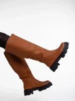 Mukta világos barna női csizma ökológiai bőrből