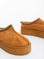 Valtera tevebarna női papucs textil anyagból