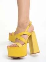 Fabricia sárga női szandál, textil anyagból készült