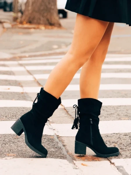 Lumina fekete női csizma textil anyagból