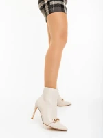 Kilara bézs női magassarkú bokacsizma ökológiai bőrből