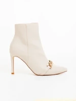 Kilara bézs női magassarkú bokacsizma ökológiai bőrből