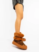 Razenda leopárd mintás női csizma textil anygaból