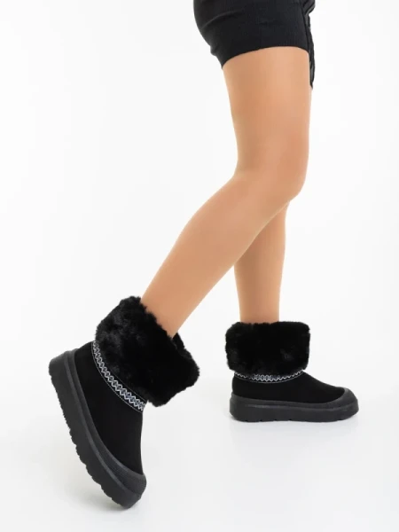 Nelina fekete női csizma textil anyagból