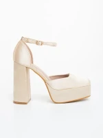 Brilia bézs női magassarkú cipő textil anyagból