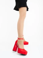Brilia piros női magassarkú cipő textil anyagból