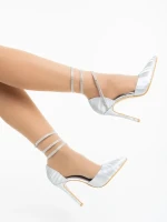 Radica ezüstszinű női magassarkú cipő textil anyagból