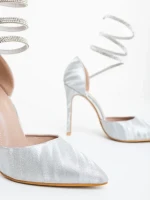 Radica ezüstszinű női magassarkú cipő textil anyagból