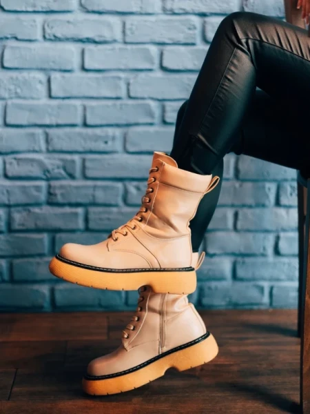 Vilyana bézs női bakancs