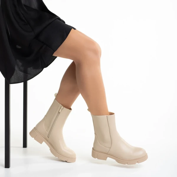 Kiana bézs női csizma, műbőrből készült