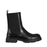 Kiana fekete női csizma, műbőrből készült