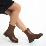 Kiana barna női csizma, műbőrből készült