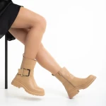 Joana bézs női csizma, műbőrből készült