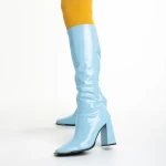 Dafne kék női csizma, lakkozott műbőrből készült