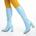 Dafne kék női csizma, lakkozott műbőrből készült