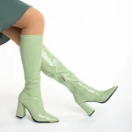 Dafne zöld női csizma, lakkozott műbőrből készült