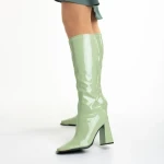 Dafne zöld női csizma, lakkozott műbőrből készült