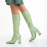 Dafne zöld női csizma, lakkozott műbőrből készült