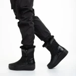 Justine fekete női csizma, textil anyagból készült