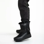 Justine fekete női csizma, textil anyagból készült