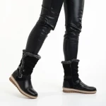 Collete fekete női csizma, műbőrből és textil anyagból készült