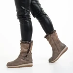 Collete bézs női csizma, műbőrből és textil anyagból készült