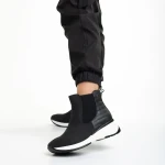 Ivanka fekete női bokacsizma, műbőrből készült