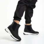 Ivanka fekete női bokacsizma, műbőrből készült