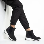 Ivanka fekete női bokacsizma, műbőrből készült