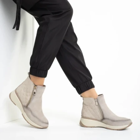 Golda bézs női bokacsizma, műbőrből készült