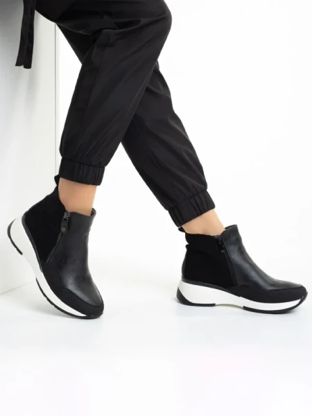 Golda fekete női bokacsizma, műbőrből készült