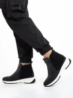 Golda fekete női bokacsizma, műbőrből készült