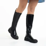 Darinda ökológiai bőrből készült fekete női csizma